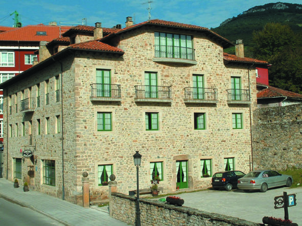 Hotel Villa De Cabrales アレナス・デ・カブラレス エクステリア 写真
